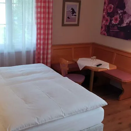 Alpenhof Bed & Breakfast 4*